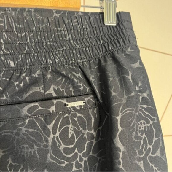 Orvis Embossed Pull On Skort - Picture 4 of 10